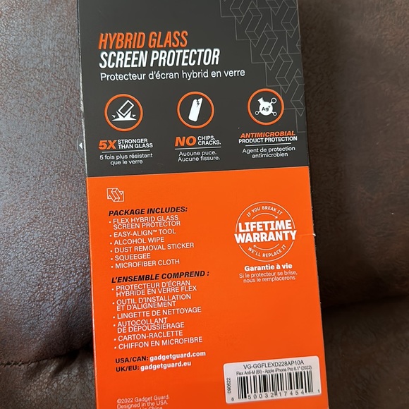 iPhone 14 Pro Screen Protector - Picture 2 of 2